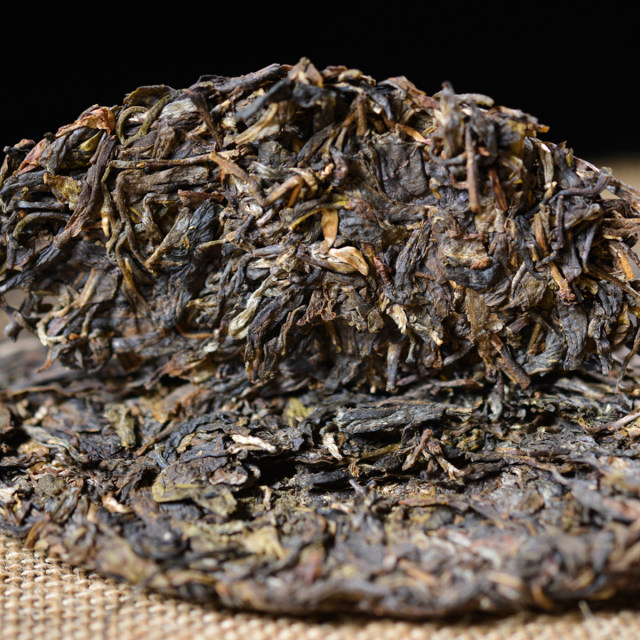 2011年乔木春 357g/饼