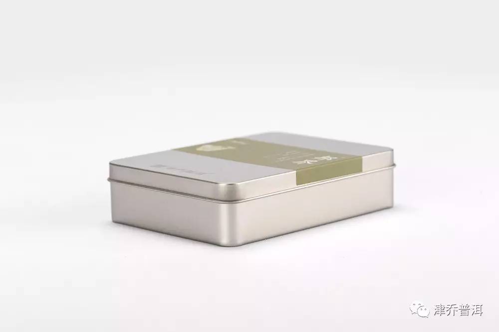 【动态】时尚优雅，内有不凡。2017津乔·小铁盒概念装即将上市。