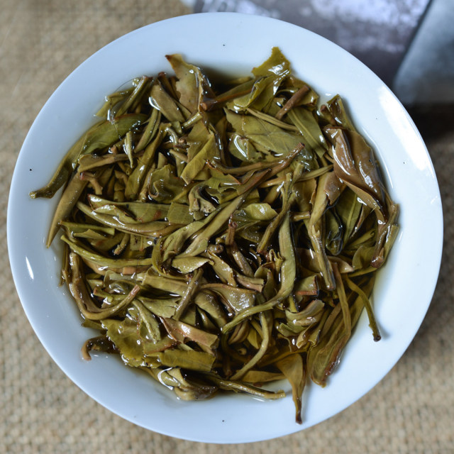 2011年老树银毫 357g/饼