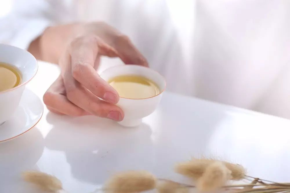【津味品鉴】品茶有道，了解“生津”与“回甘”
