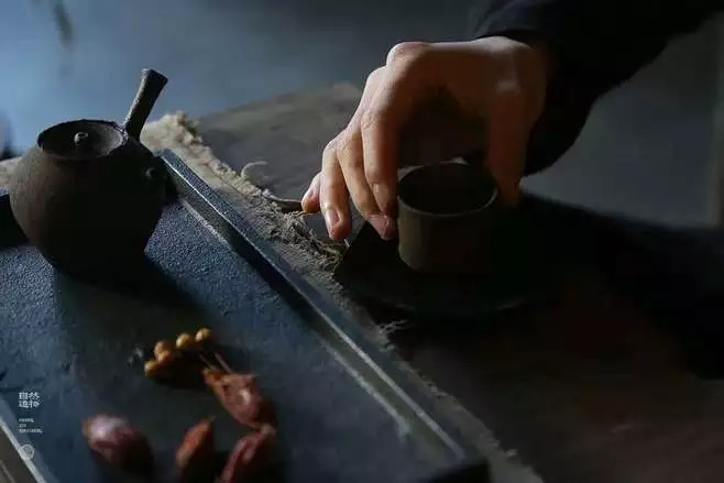 【津品茶话】茶桌的雅是如何形成的？